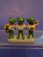 Wagner & Apel porcelain frog band figurine