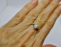 Beautiful gold-plated silver ring with 0.85ct moissanite diamond