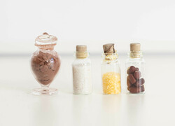 Mini üveg dísztárgyak - babaházi kiegészítő, bababútor, miniatűr