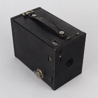 1P772 antique brownie 2 kodak box camera