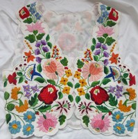 Kalocsai embroidered waistcoat, front 43 cm, back 43 cm, shoulder to bottom 41 cm.