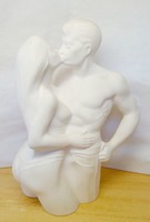 Kiss. The sculptor-ceramic work of Árpád Világhy is a porcelain sculpture without white glaze