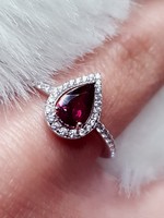 Beautiful silver ring with a Mozambican garnet stone