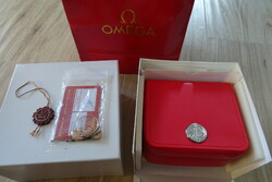 Omega red watch box, with original accessories, in perfect condition