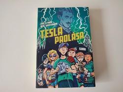 Tesla padlása - Akcelerátus trilógia 1. kötet könyv