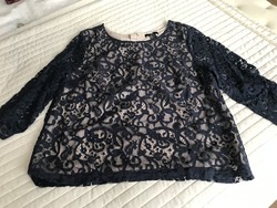 H&m casual top in size m, new