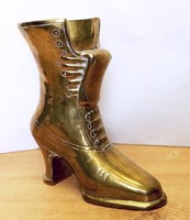 Retro viktoriánus stílusú fűzős női cipő forma váza, vagy írószertartó. Egyedi ritkaság