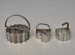 Antique pastry tool set, 3 pieces, cake cutter, dough extruder mold.