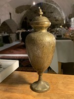 Perzsa mintás bronz fedeles urna