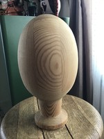 Fából készített kalaptartó