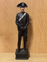 Carabinieri statue