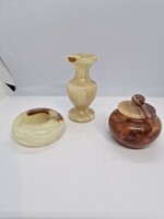 Ónix márvány váza, mécsestartó és fedeles tálka