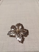 New modern fashion brooch / pin with safety pin and pearl in the middle --- approx. 4-5 cm leaf shape