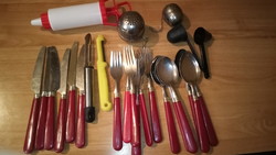 Kitchen utensils 25 pieces in one.