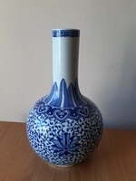 Large blue and white porcelain vase marked jingdezhen, 29 cm high