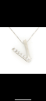 White gold necklace with pendant with diamond decoration