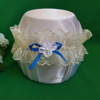 Ekrü lace, royal blue bow-flower bridal garter, thigh lace