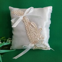 New handmade ecru lace snow white satin wedding ring pillow