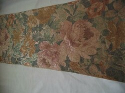 Women's scarf with a rose pattern interwoven with Lurex and mica thread