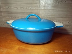 Solid cast enamel baking dish