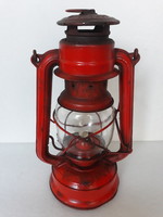 Régi piros Feuerhand 275 Baby viharlámpa, petróleumlámpa