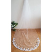 ÚJ, kézzel készített, 1 rétegű, csipkés szélű HÓFEHÉR, 3 méteres menyasszonyi fátyol (86.1)