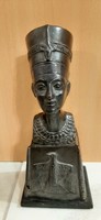Bust depicting an Egyptian pharaoh, Nefretite