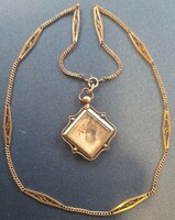 Necklace with a pendant from around the 1900s. There is mail!