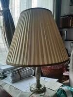 Ernyős asztali lámpa