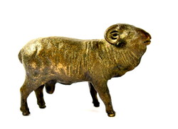 XIX. No. Vege bronze statuette of a ram