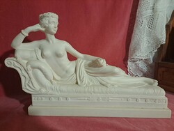 Venus victrix statue