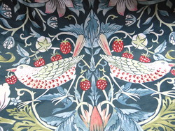 William Morris - Strawberry Thief Curtain