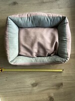 Pet bed for dog and cat in perfect condition