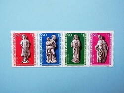 (Z) 1976. 49. Bélyegnap összefüggő csík** - Budavári gótikus szobrok - (Kat.: 380.-)