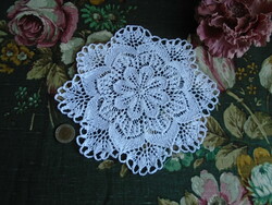20 cm diam. Knitted tablecloth.
