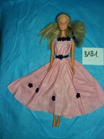 Retro beautiful barbie-style doll, according to the pictures, doll 1