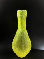 Karcagi vitrin fátyolüveg váza sárga