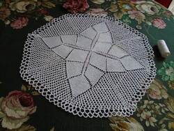 46 cm diam. Knitted geometric pattern tablecloth, centerpiece.