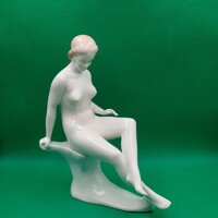 Rare collectible aquincum female nude figure