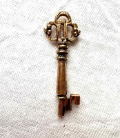 Aranyszínű bizsu templom ajtó kulcs miniatűr másolata medál Inke László hagyatéka