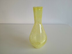 Retro Karcagi Berekfürdői repesztett sárga citromsárga fátyolüveg mid century üveg váza