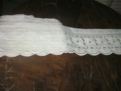 Beautiful 700 cm white rose madeira lace