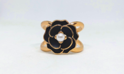 Scarf and shawl ring black flower 30