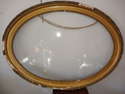 Large oval antique picture frame with glass plate