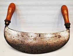 Antik kovácsolt mesterjegyes zöldségaprító / fűszer metélő hintakés