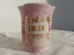 SZECESSZIÓS PORCELÁN OSZTOTTFÜLES "EMLÉK" BÖGRE, 1900-as évek eleje