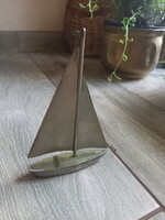Szép régi ezüstözött vitorlás hajó szobor (14x9x1,9 cm)