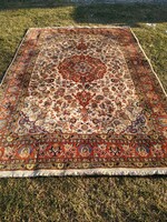 Hand-knotted Iranian Keshan rug