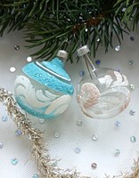 Régi kis üveg átlátszó gömb karácsonyfa díszek 2db együtt 3.5-  4cm