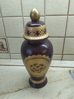 Urn for sale! Elegant ceramic urn with gold decoration for sale!